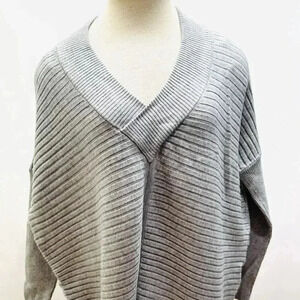 NWT STITCHDROP Women Long Sleeve V-Neck Pullover Gray Sweater Size Small